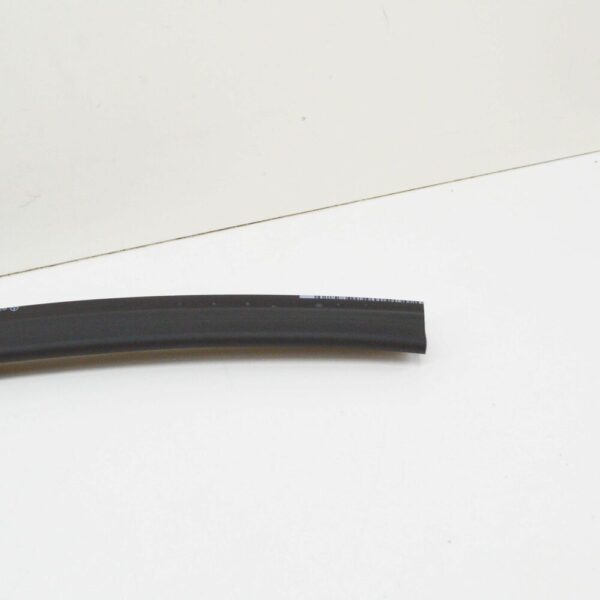 NEW MB C W205 FRONT BUMPER UPPER FRONT END SEALING A2056281300 ORIGINAL - Image 4