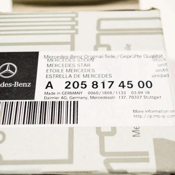 Mercedes-Benz C W205 Rear Boots Star Badge Emblem A2058174500 New