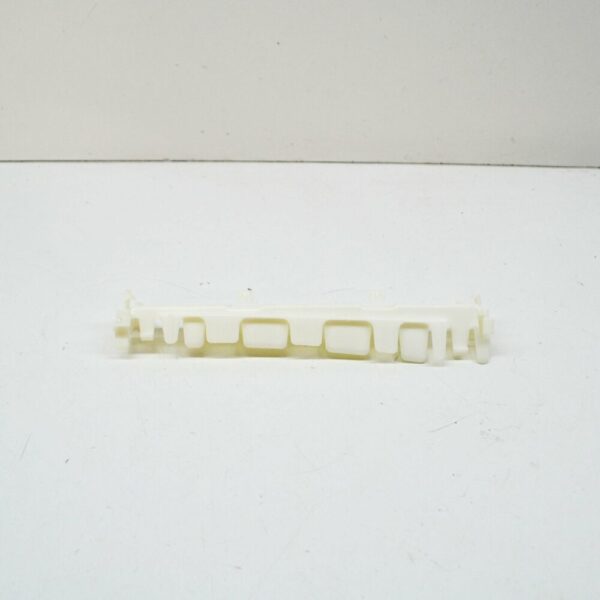 NEW MB E COUPE C207 FRONT RIGHT SIDE PLASTIC SKIRT HOLDER A2076980127 ORIGINAL - Image 4