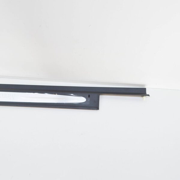 NEW MB CLK C209 FRONT LEFT OUTER DOOR SILL TRIM A20968001359051 ORIGINAL - Image 4