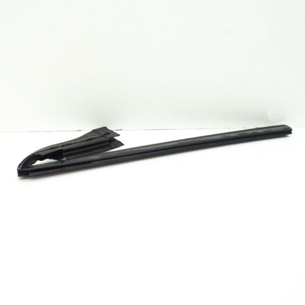 NEW MERCEDES-BENZ CLS C218 LEFT SIDE WHEELHOUSE MEMBER SEAL A2186280098 ORIGINAL - Image 4