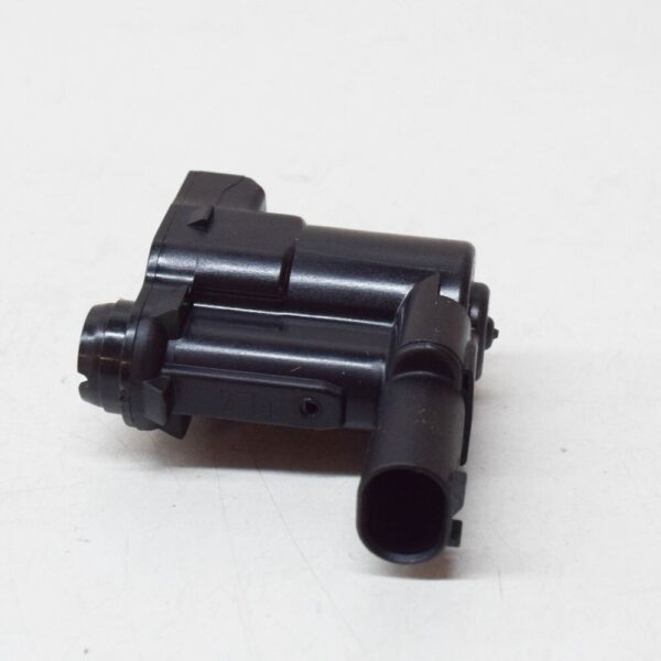 MB E W213 Rear Bumper Central Locking Actuator A0008206205 NEW ORIGINAL - Image 4