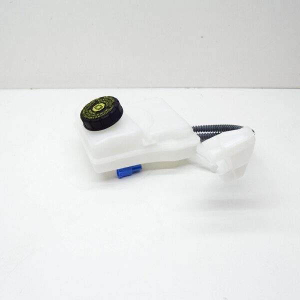 MB VITO W447 Balancing Container Brake Fluid LHD A4474310302 NEW ORIGINAL - Image 5