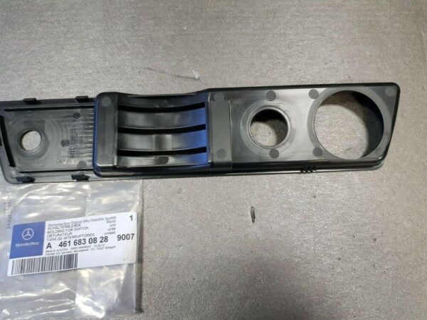 Mercedes W461 front control panel heater frame A4616830828900 - Image 4