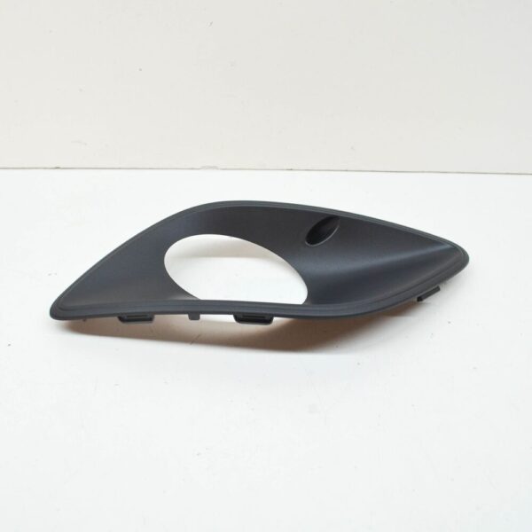 MB Sprinter 910 Fog Light Bezel Front Right, A91088544009K83, Part - Image 4